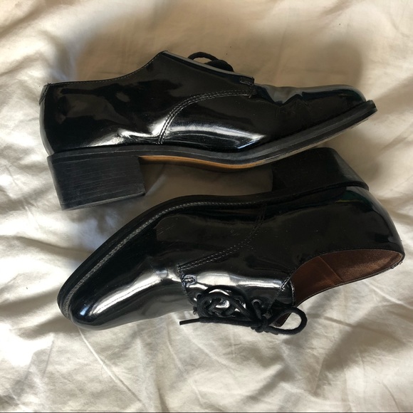 Vintage Nine West shiny oxfords